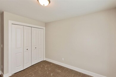 2109 Shady Grove Rd SW, Cedar Rapids, IA 52404 - photo 4