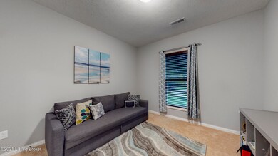 6410 Oak Village Dr, Louisville, KY 40228 - photo 6