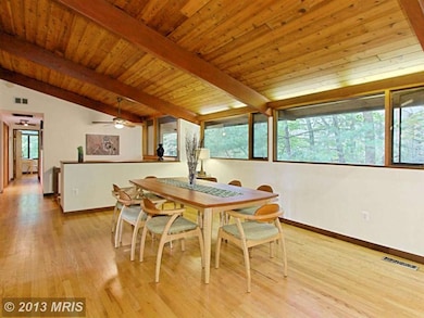 9205 Laurel Oak Dr, Bethesda, MD 20817 - photo 5