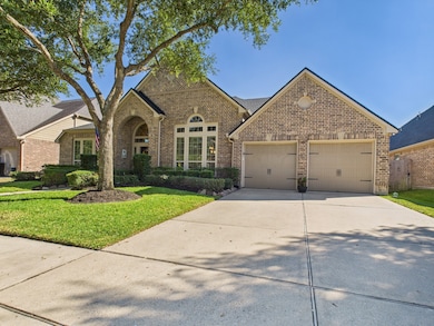 13526 Breakwater Path Loop, Houston, TX 77044 - photo 2