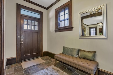 1041 Franklin Ave. entry