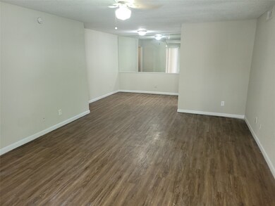 9700 Leawood Blvd unit 1501, Houston, TX 77099 - photo 4