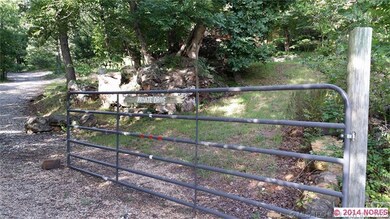 Entrance gate