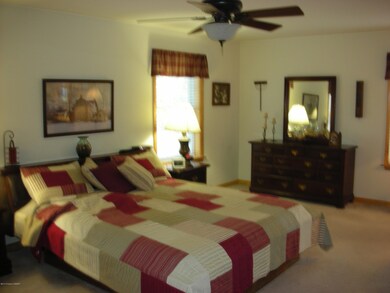 6 Colony Dr 012