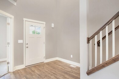 AGW002-T3100-Foyer
