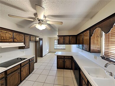 1332 NE 20th Place, Moore, OK 73160 - photo 6