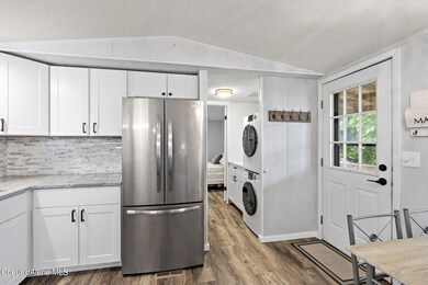 7-web-or-mls-2048-w-windermere-ave