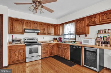 1518 Eckert Ave, Reading, PA 19602 - photo 6