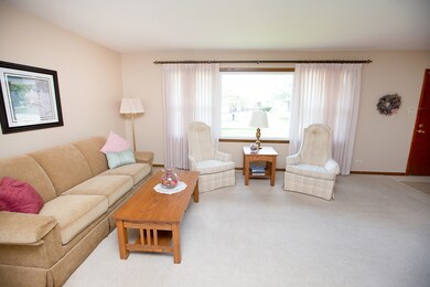 17465 Park Ln, Country Club Hills, IL 60478 - photo 2