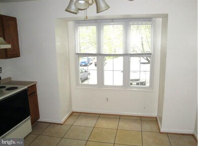 16314 Taconic Cir, Dumfries, VA 22025 - photo 3