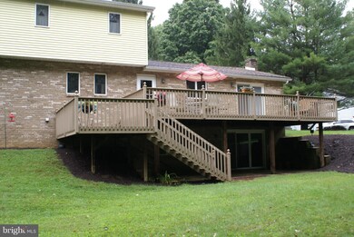 576 Wile Cir, Fayetteville, PA 17222 - photo 6