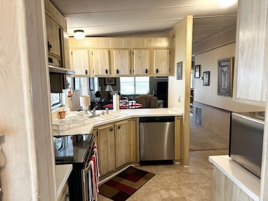 5200 28th St N unit 526, Saint Petersburg, FL 33714 - photo 3