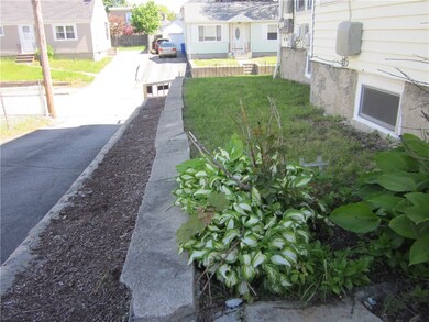 60 Samuel Ave, Pawtucket, RI 02860 - photo 5