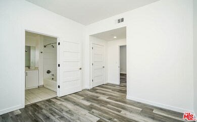 2701 James m Wood Blvd unit 304, Los Angeles, CA 90005 - photo 4
