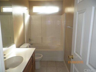 860 W Kemp Ct, Compton, CA 90220 - photo 4