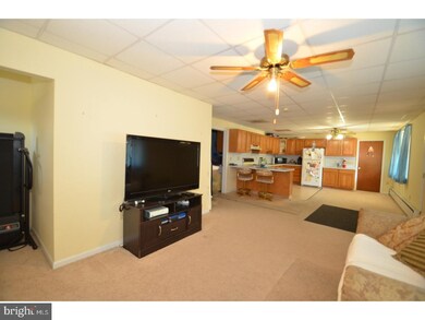 1028 Sherman St, Allentown, PA 18109 - photo 4