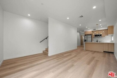 2001 Vista Del Mar St unit 4, Los Angeles, CA 90068 - photo 6