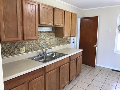 1021 S Elmwood Ave unit B, Waukegan, IL 60085 - photo 5