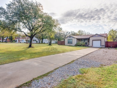 2748 Timberline Dr, Fort Worth, TX 76119 - photo 3