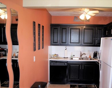 70 Coventry C, West Palm Beach, FL 33417 - photo 5