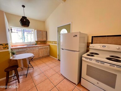 2215 E La Mirada St unit A, Tucson, AZ 85719 - photo 4