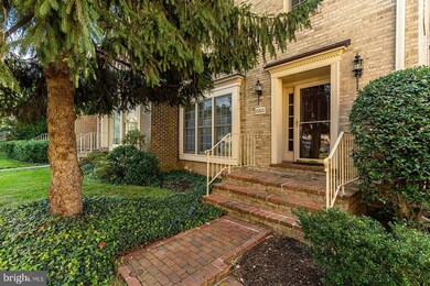 10810 Brewer House Rd, Rockville, MD 20852 - photo 2