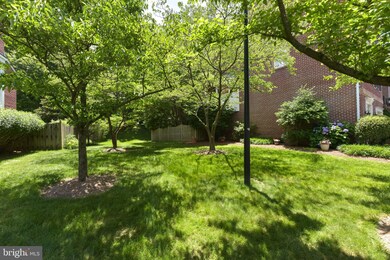 6801 Mclean Province Cir, Falls Church, VA 22043 - photo 4