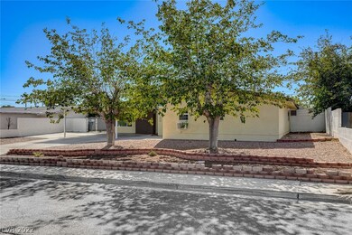 1715 Golden Arrow Dr, Las Vegas, NV 89169 - photo 3