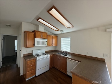 1741 Pomona Ave unit 5, Costa Mesa, CA 92627 - photo 4