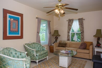 02_7WLinden_1_LivingRoom_HiRes