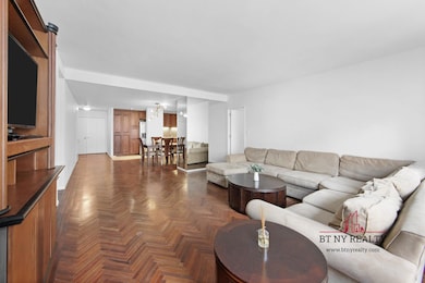 216 E 47th St unit 4A, New York, NY 10017 - photo 3