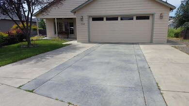 1144 Highlands Dr, Eagle Point, OR 97524 - photo 2