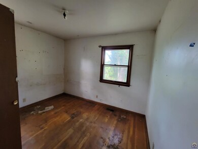 3236 SW 31st Terrace, Topeka, KS 66614 - photo 6