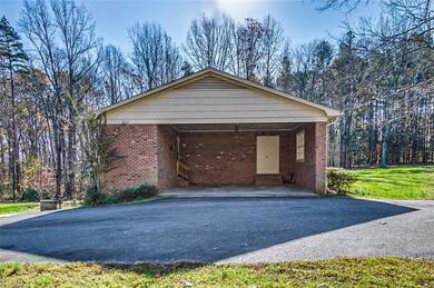 861 Pine Ln, Asheboro, NC 27205 - photo 2