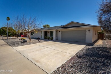 9831 W Lindgren Ave, Sun City, AZ 85373 - photo 2
