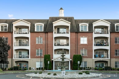 325 Regency Place unit 325, Woodbridge, NJ 07095 - photo 2