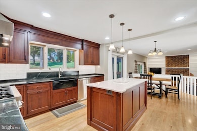 277 Pine View Ln, York, PA 17403 - photo 5