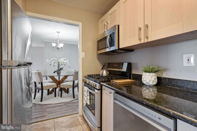 Town Square Towers unit 204, Washington, DC 20024 - photo 7