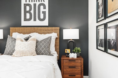 1884 N Apricot Ave, Fresno, CA 93727 - photo 5