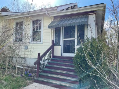 412 Lindsey Ave, Frankfort, KY 40601 - photo 4