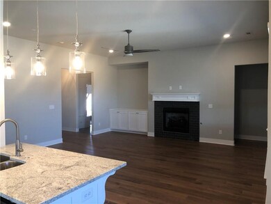 530 Frizzo St, Springdale, AR 72762 - photo 2