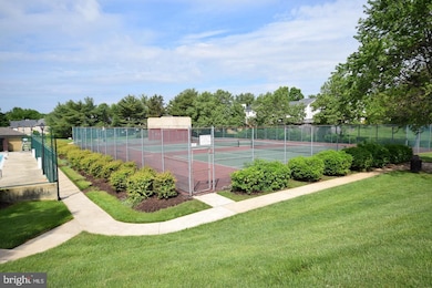 18322 Streamside Dr unit 202, Gaithersburg, MD 20879 - photo 3