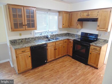 19207 Jamestown Dr, Hagerstown, MD 21742 - photo 4