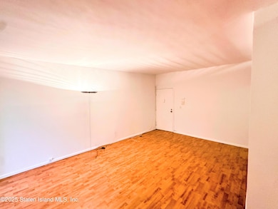 400 Maryland Ave unit 3b, Staten Island, NY 10305 - photo 5