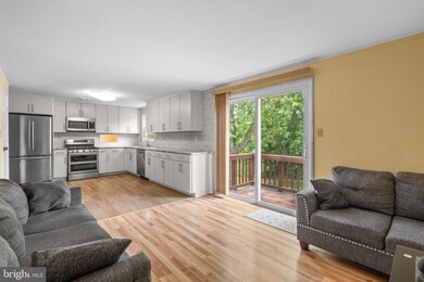 19048 Staleybridge Rd, Germantown, MD 20876 - photo 4