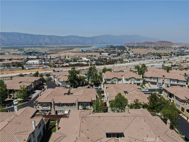 15663 Vista Way unit 110, Lake Elsinore, CA 92532 - photo 4