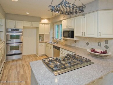 014_KITCHEN