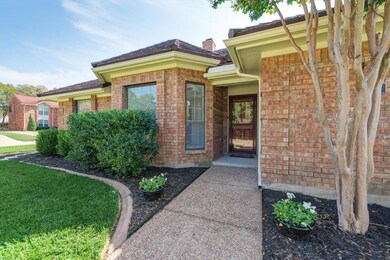 701 Herman Dr, Hurst, TX 76054 - photo 5