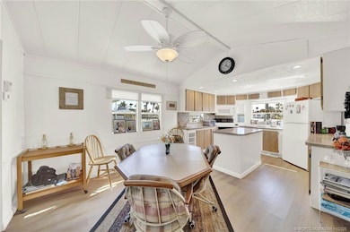 10725 S Ocean Dr unit 465, Jensen Beach, FL 34957 - photo 7