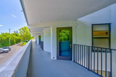28-web-or-mls-MoonBay B203- High Exposur